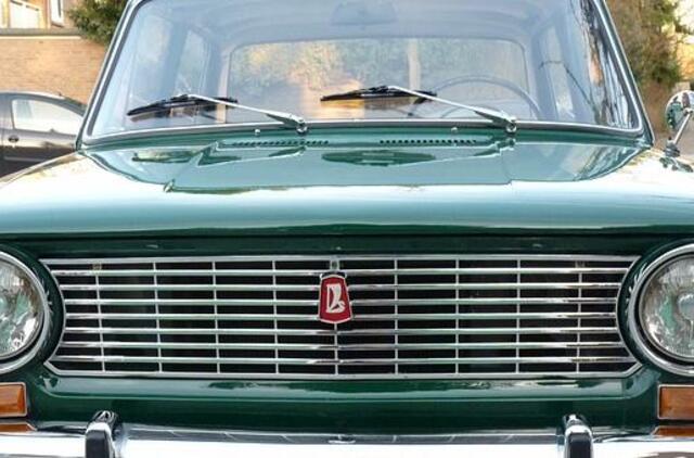 Suvestinė: apgadinti automobiliai  ir girtas vairuotojas