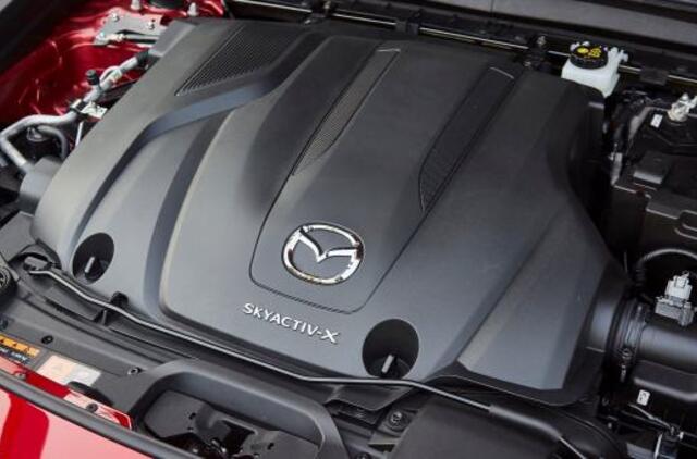 „X“ faktorius: ar revoliucinis „Mazda Skyactiv-X“ prailgins vidaus degimo variklio amžių