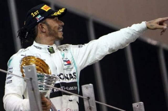 „Formulės 1“ čempionas sezoną baigė pergale