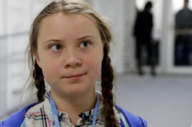 G. Thunberg namo vyksta perpildytu „Deutsche Bahn“ traukiniu