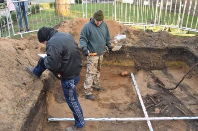 Prie mokyklos atkasė žmonių kaulus