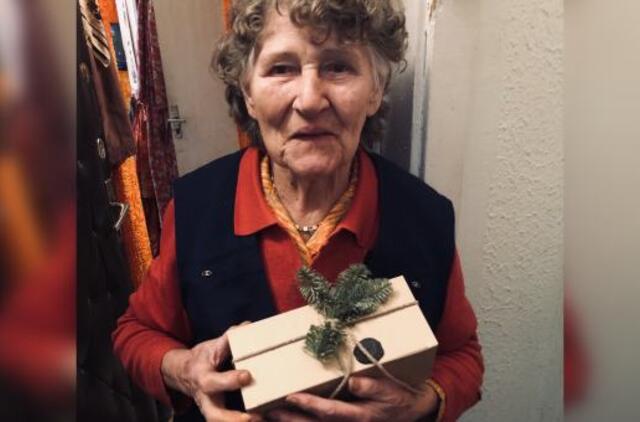 Vienišiems seneliams kepė po pyragą