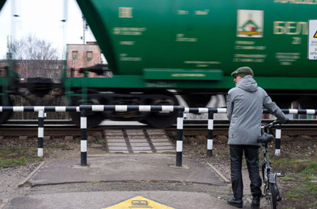 Dėl triukšmą slopinančių sienelių teks paaukoti perėją?