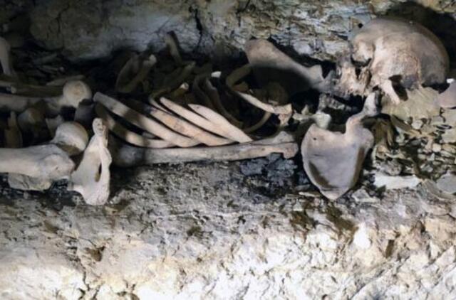 Egipte rastos beveik 3 000 metų senumo kapavietės su sarkofagais