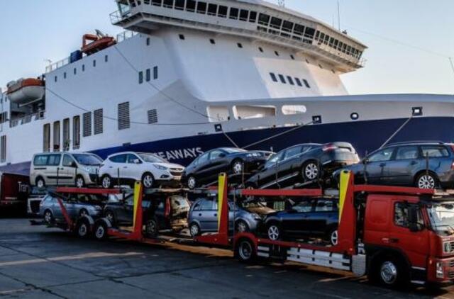 Išsvajoti automobiliai iš JAV: slepiami mokesčiai, apgaudinėjami pirkėjai