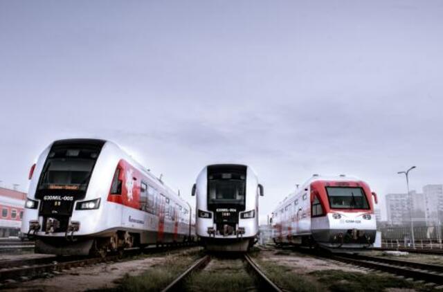 Keliones traukiniais rinkosi rekordinis skaičius keleivių