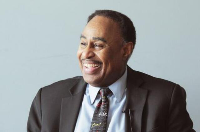 Laiko mašina jau šį dešimtmetį? Mokslininkas mano, kad tai galima pasiekti sukant lazerį