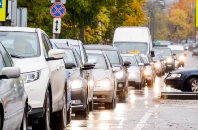 Lietuvoje transporto mokesčiai mažiausi ES, o automobiliai - seniausi