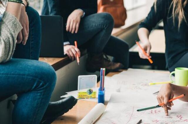 Ministerija siūlo, kad valstybė galėtų finansiškai skatinti gabiausius mokinius