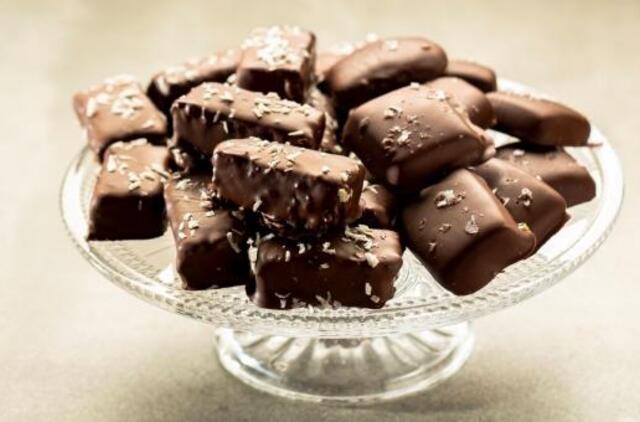 Savaitgalio pietums - greitai pagaminami jautienos kepsneliai ir naminiai saldainiai