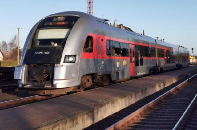 Vėluojantiems gali pritrūkti ir traukinio bilietų