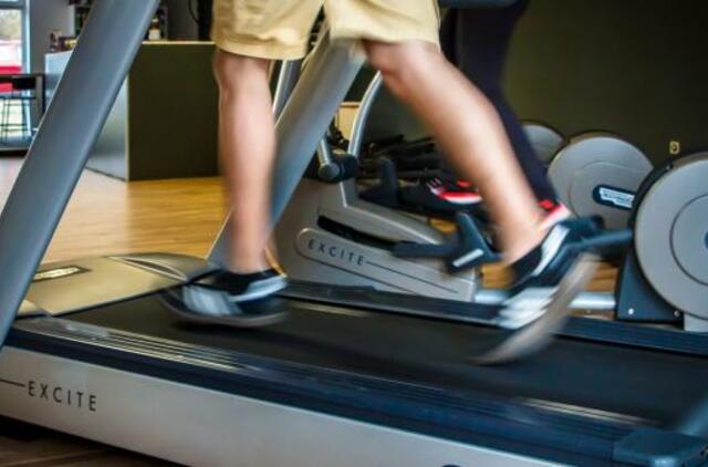 Nuo biuro kėdės - ant bėgimo takelio