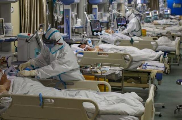 Nuo Kinijos koronaviruso jau mirė 722 žmonės