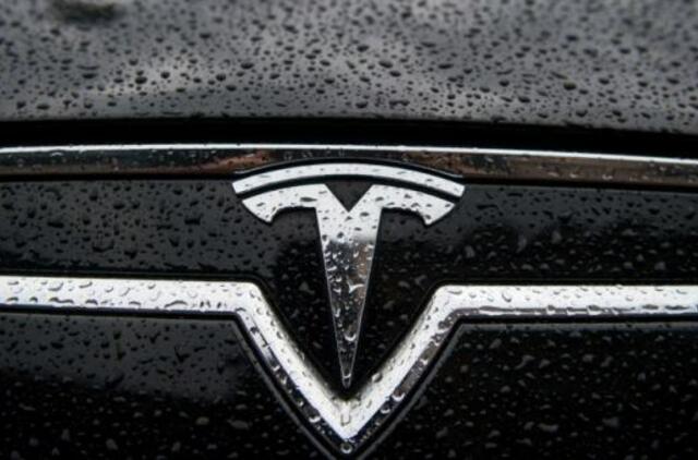 „Tesla“ žvalgosi Lietuvoje, svarsto apie elektromobilių įkrovimo stoteles