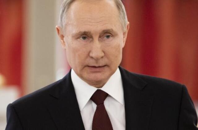 V. Putinas: kol esu prezidentas, Rusijoje nebus įteisintos tos pačios lyties asmenų santuokos