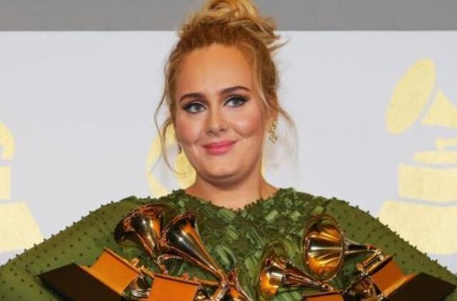 19 kg numetusi Adele – tarsi kitas žmogus: sklinda kalbos apie paslaptingą svorio metimo būdą