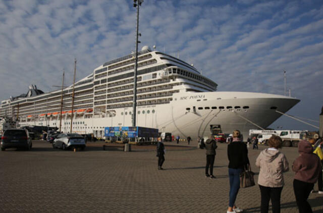 Atsarga gėdos nedaro: uždaro mokyklas, atšaukia renginius ir keliones