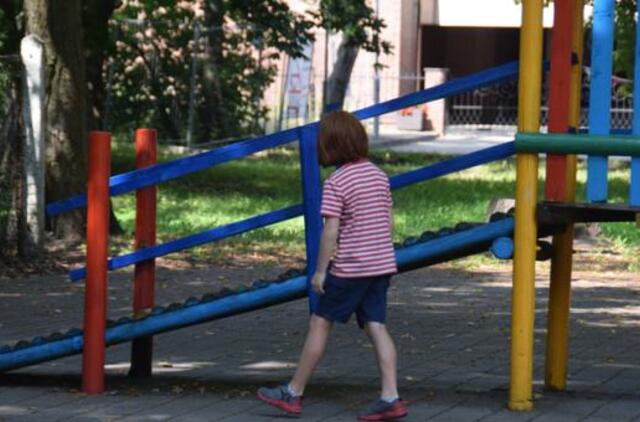 Darželiuose - nesaugūs atrakcionai ir Stalino laikų kabelis