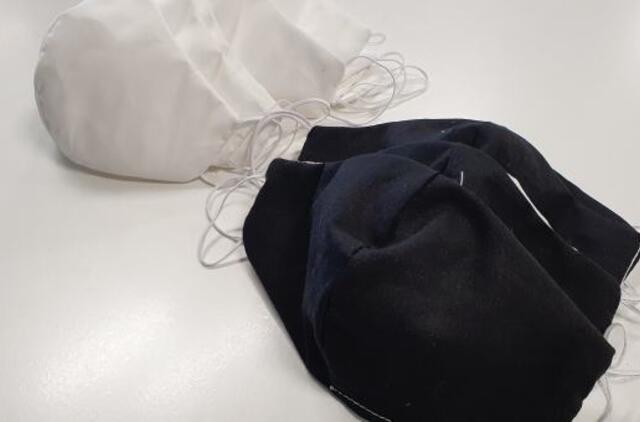 Klaipėdos minkštų baldų gamintoja sius daugkartines kaukes ir chalatus