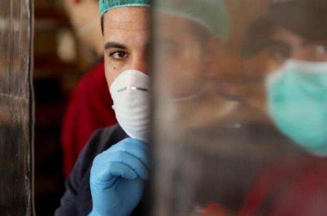 Koronavirusas plinta žaibišku greičiu: užsikrėtusiųjų skaičius išaugo iki 300 tūkst.