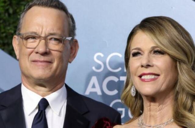 Koronavirusu užsikrėtę T. Hanksas su žmona sugrįžo į Ameriką: būklė pagerėjo