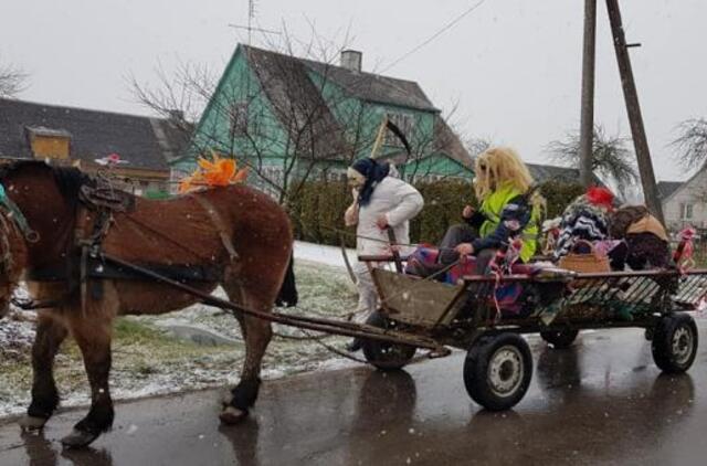 Per Užgavėnes salantiškiai buvo gydomi nuo „koruonės“ viruso