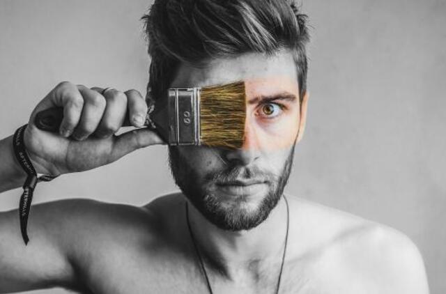 Santykiai su narcizu: nuo susižavėjimo viršūnės iki visiško nuvertinimo