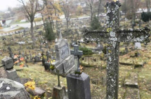 Vandalizmas kapinėse - smurtinės visuomenės atspindys