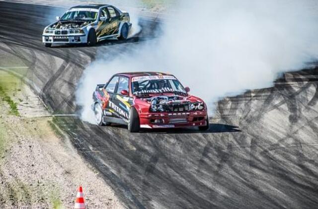 Vyrus pavergė automobilių sportas