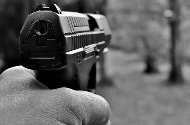 Konfliktas su jaunuoliais baigėsi šautine žaizda