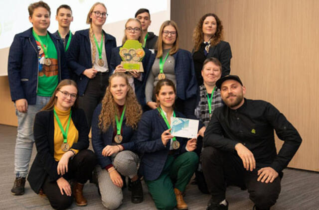 Mokiniai karantino metu: "Niekuomet žmogus nėra toks gražus, koks jis būna kurdamas"