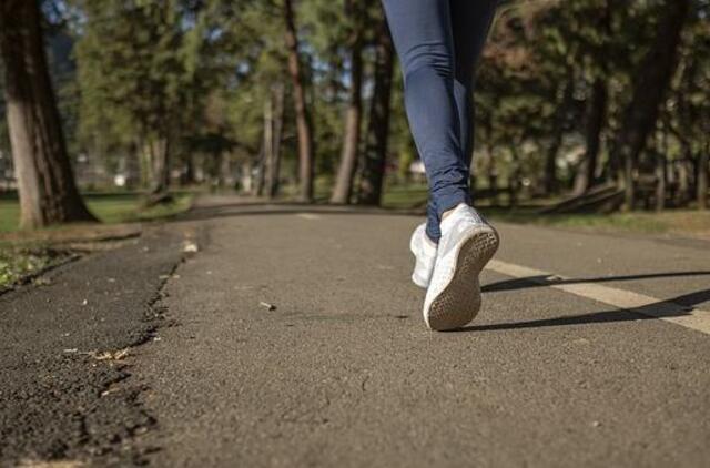 Naujas tyrimas: sportuojantiems 2 metrų „saugaus atstumo“ neužtenka