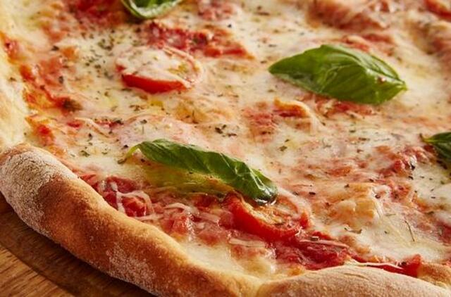 Pica su ananasais, kiviais, vištiena ar padažu – akibrokštai, kurių italų picų kepėjai negali atleisti iki šiol