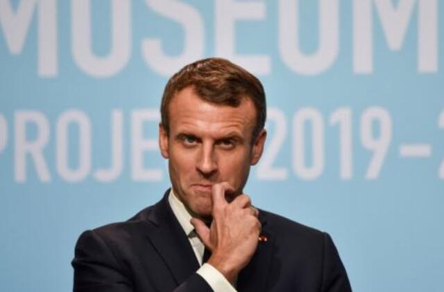 Prancūzijoje – liūdnos nuotaikos: E. Macronas pratęs karantiną