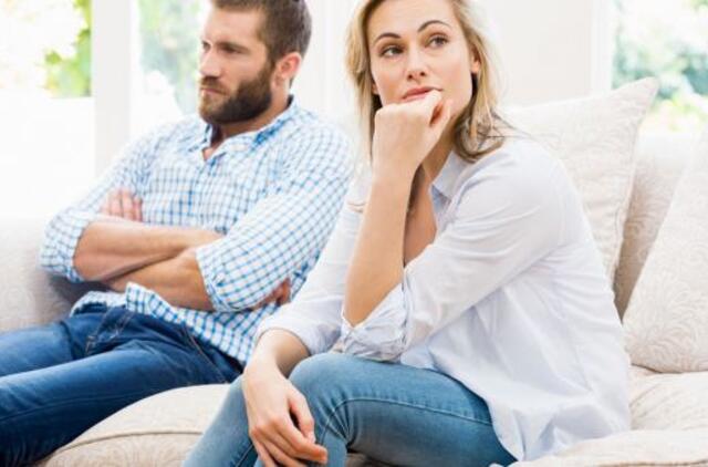 Rusijos Ortodoksų Bažnyčia ragina moteris nepriešgyniauti vyrams