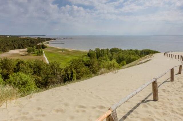 Su koronavirusu kovojantiems medikams – vasaros metu nemokamas įvažiavimas į Neringą