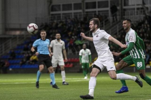 Futbolo išsiilgusiems: ministerijai pavesta įvertinti galimybę atnaujinti futbolo čempionatą
