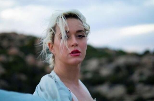 K. Perry gerbėjams atskleidė, kaip atrodo besilaukianti pirmagimio