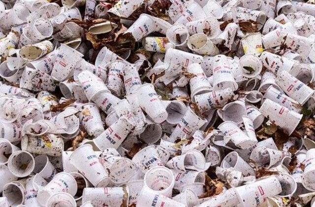 Kam buvo sukurtas plastikas ir kuo jį pakeisti renginiuose bei kasdienybėje?