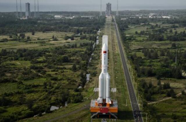 Kinijos naujasis eksperimentinis erdvėlaivis grįžo į Žemę