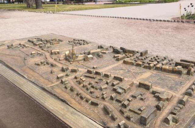 Kretingos Rotušės aikštę papuošė mažosios architektūros elementas – taktilinis žemėlapis