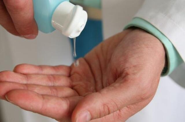 SAM atšaukia ribojimus įsigyti apsaugos priemonių ir dezinfekcinio skysčio