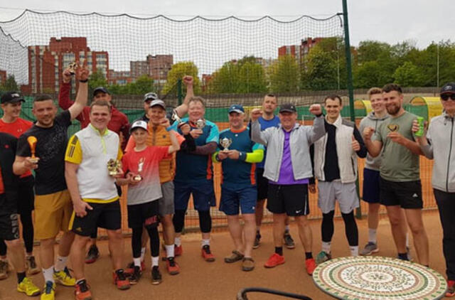 Tenisininkai atidarė sezoną