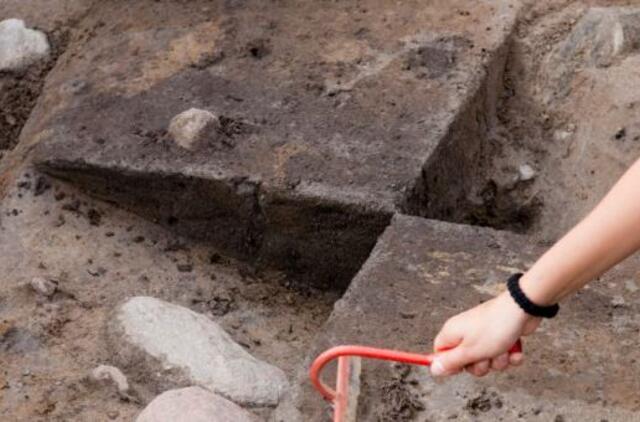 Archeologai aptiko seniausią teatro pastatą Londone