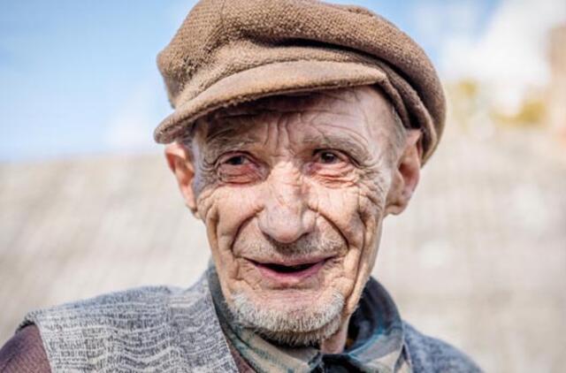 „Norėjau išardyti prieštankinę miną – labai reikėjo vamzdelio meškerei“: per stebuklą likęs gyvas Simno senolis Antanas apie netektimis paženklintą gyvenimą