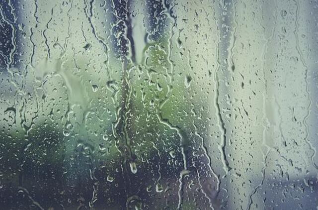 Nudžiugs kam per karšta: šiąnakt per Lietuvą banguos šaltasis atmosferos frontas