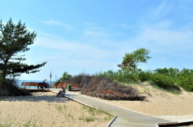 Paplūdimiuose atnaujintos neįgaliesiems skirtos apžvalgos ir poilsio aikštelės