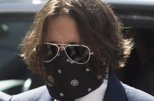 Advokatai: J. Deppas nemuša moterų