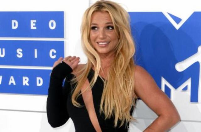 #FreeBritney: B. Spears gerbėjai stengiasi išvaduoti atlikėją iš tėvo priežiūros