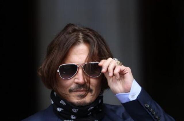 Londono teisme baigiama nagrinėti aktoriaus J. Deppo šmeižto byla